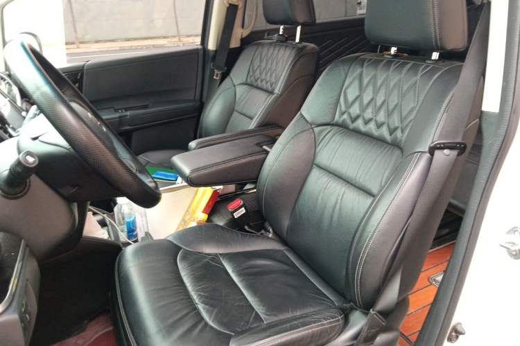 Used Honda Elysion 2019 2.0L Hybrid Supreme Edition Left Front Seat