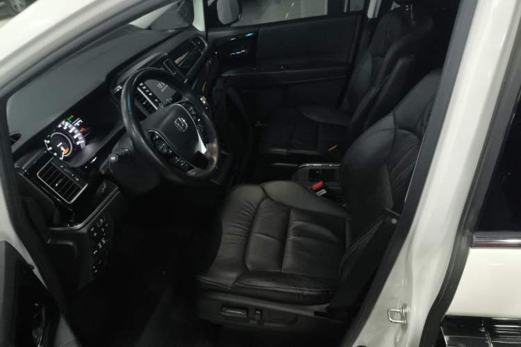 Used Honda Elysion 2019 2.0L Hybrid Luxury Edition Left Front Seat