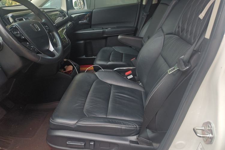 Used Honda Elysion 2019 2.0L Hybrid Supreme Edition Left Front Seat