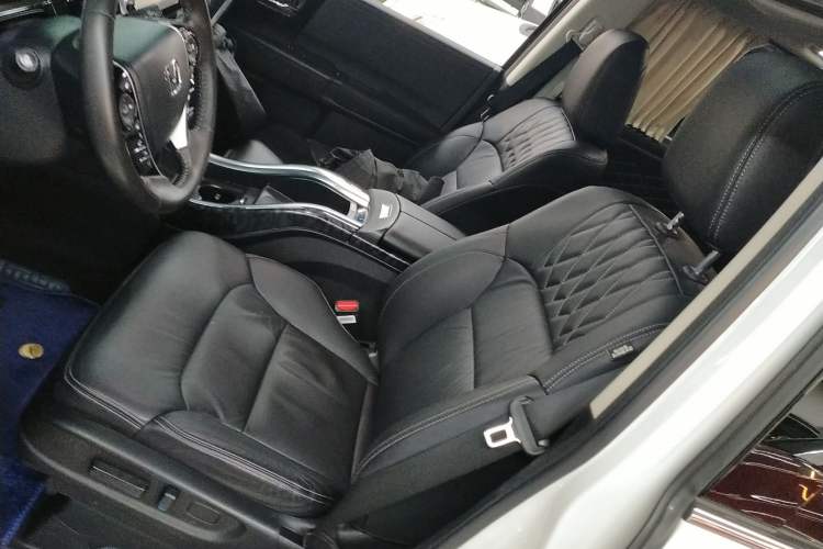 Used Honda Elysion 2019 2.0L Hybrid Luxury Edition Left Front Seat