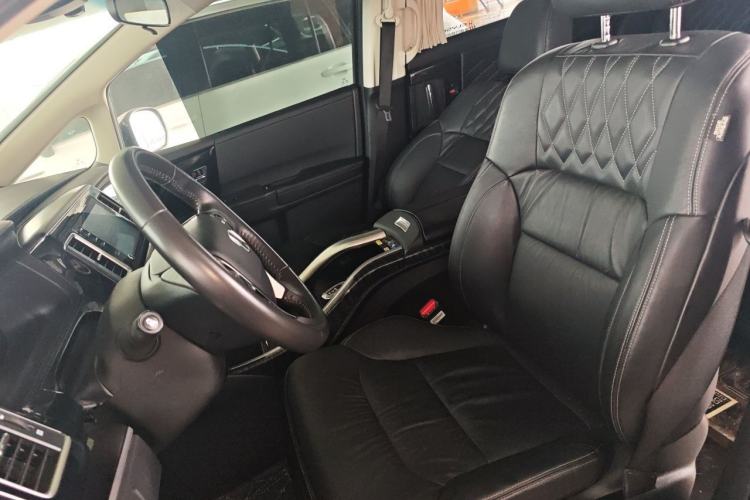 Used Honda Elysion 2019 2.0L Hybrid Luxury Edition Left Front Seat