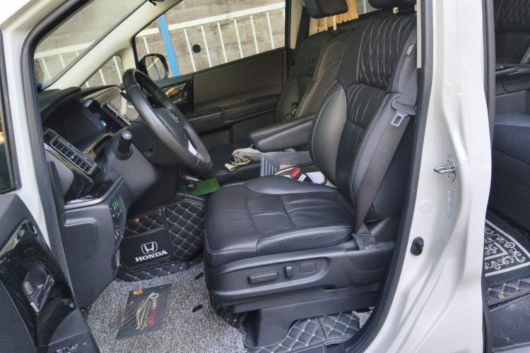 Used Honda Elysion 2019 2.0L Hybrid Luxury Edition Left Front Seat