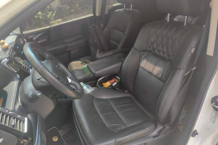 Used Honda Elysion 2019 2.0L Hybrid Supreme Edition Left Front Seat