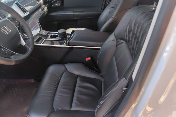 Used Honda Elysion 2019 2.0L Hybrid Luxury Edition Left Front Seat
