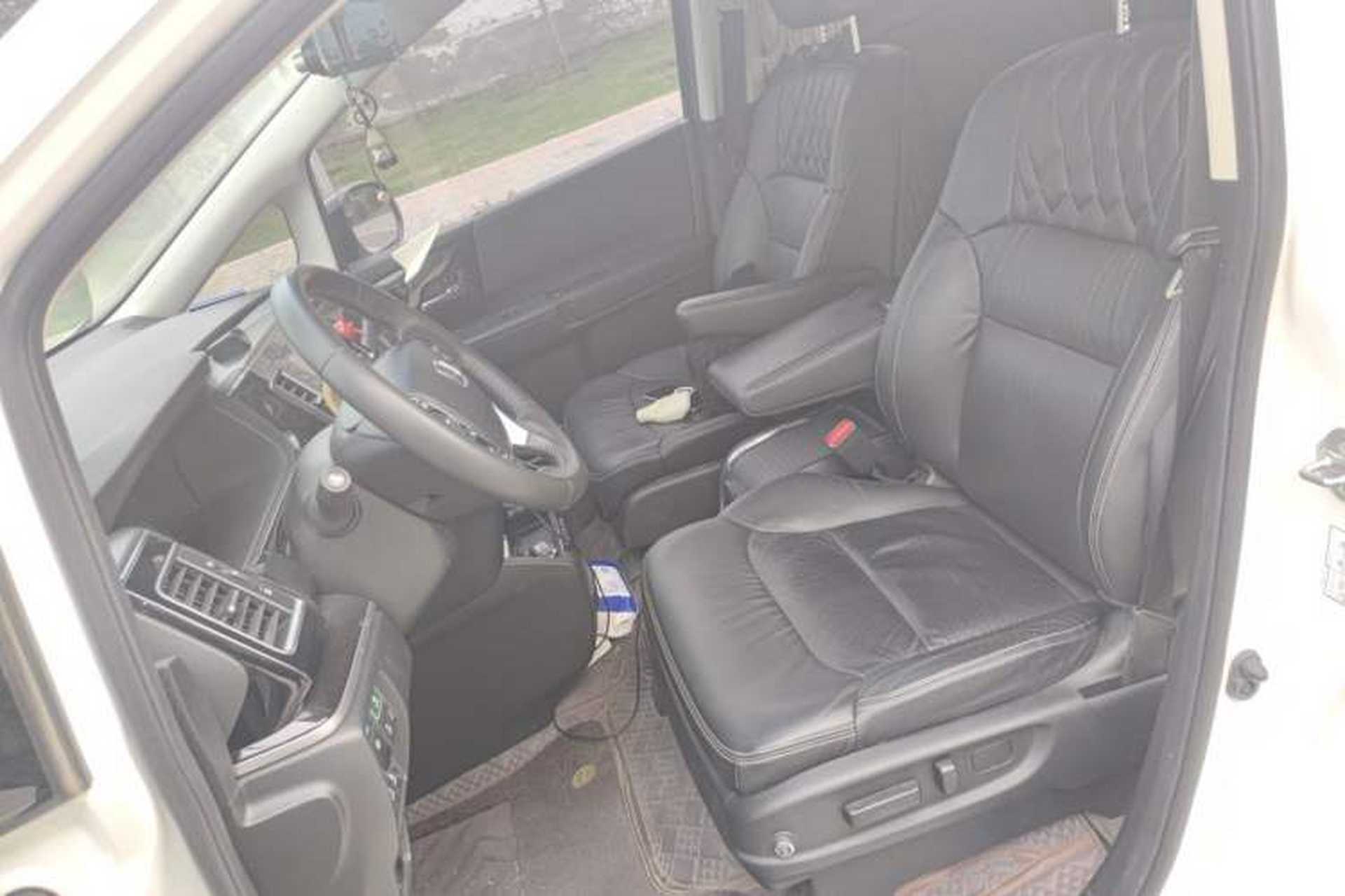 Used Honda Elysion 2019 2.0L Hybrid Luxury Edition Left Front Seat
