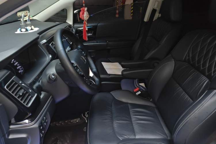 Used Honda Elysion 2019 2.0L Hybrid Luxury Edition Left Front Seat