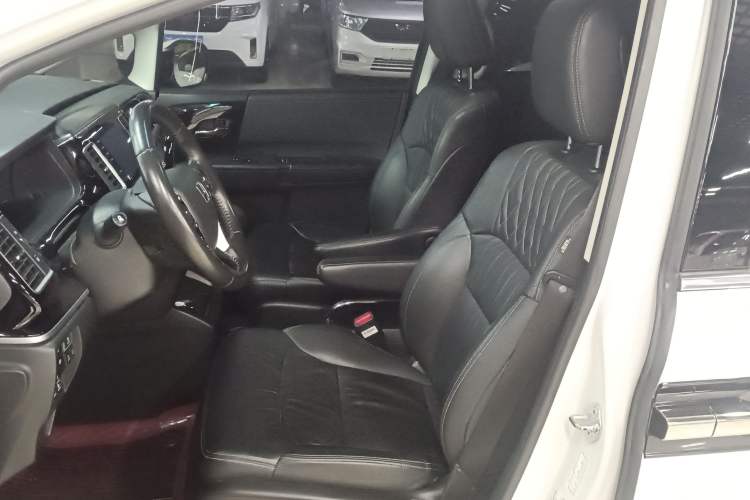 Used Honda Elysion 2019 2.0L Hybrid Luxury Edition Left Front Seat
