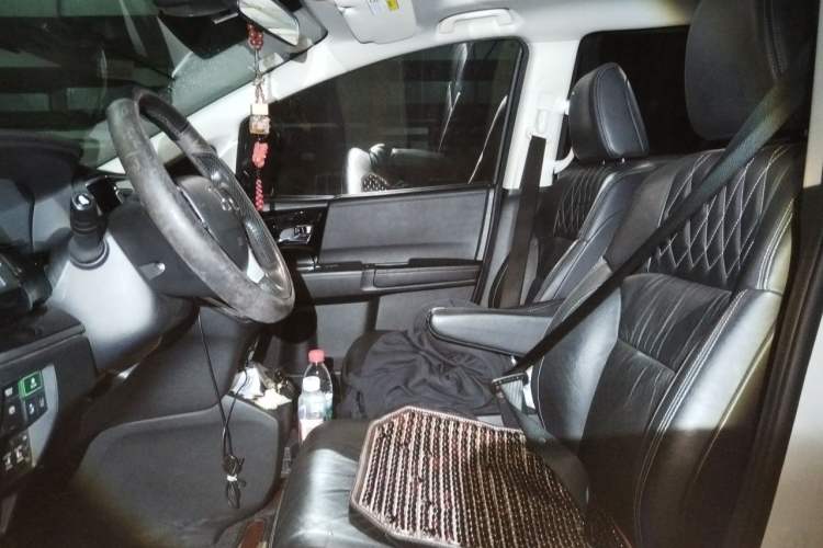 Used Honda Elysion 2019 2.0L Hybrid Luxury Edition Left Front Seat