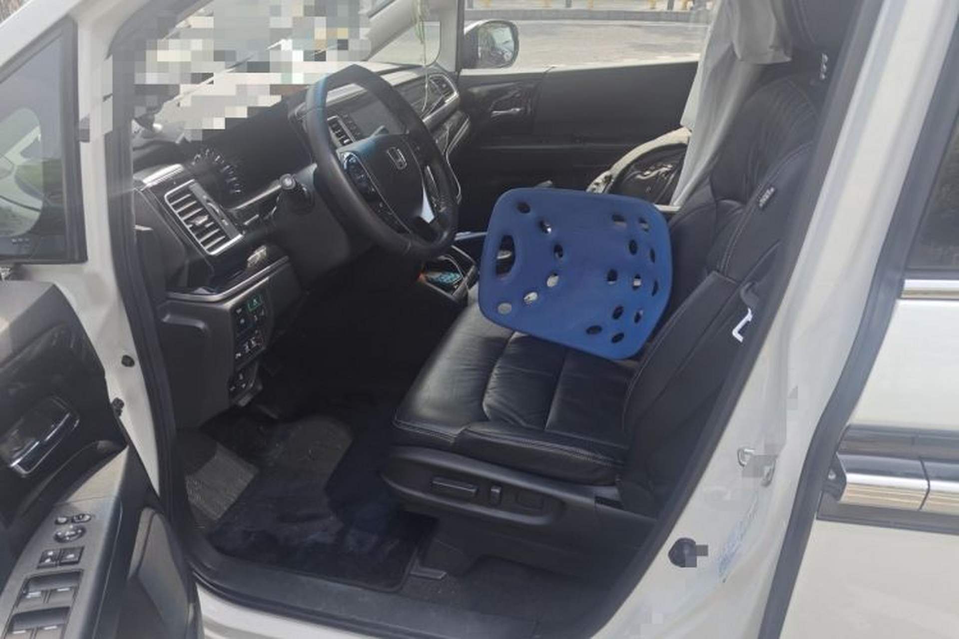 Used Honda Elysion 2019 2.0L Hybrid Luxury Edition Left Front Seat
