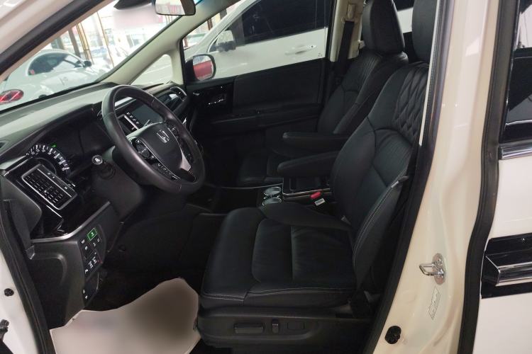 Used Honda Elysion 2019 2.0L Hybrid Luxury Edition Left Front Seat
