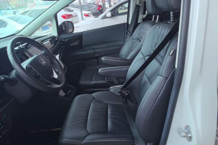 Used Honda Elysion 2019 2.0L Hybrid Luxury Edition Left Front Seat