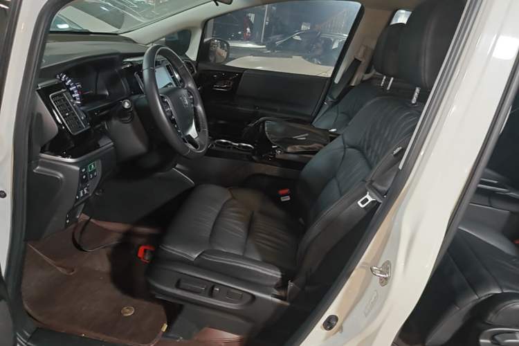 Used Honda Elysion 2019 2.0L Hybrid Luxury Edition Left Front Seat