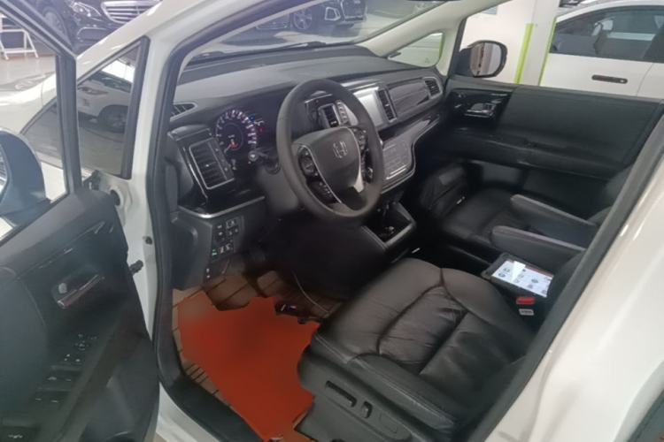 Used Honda Elysion 2019 2.0L Hybrid Luxury Edition Left Front Seat