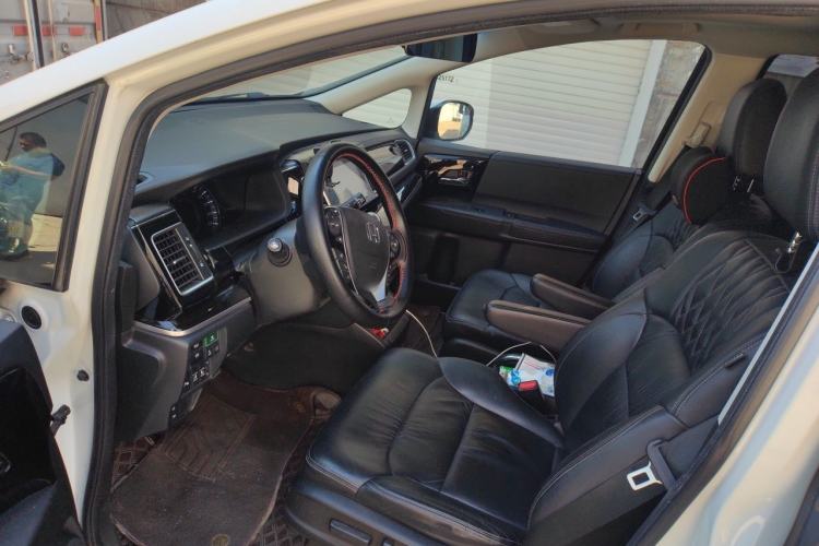 Used Honda Elysion 2019 2.0L Hybrid Luxury Edition Left Front Seat