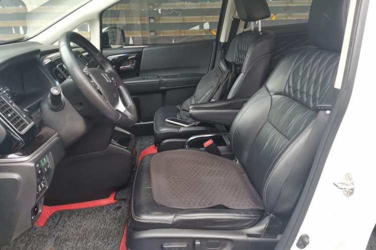 Used Honda Elysion 2019 2.0L Hybrid Luxury Edition Left Front Seat