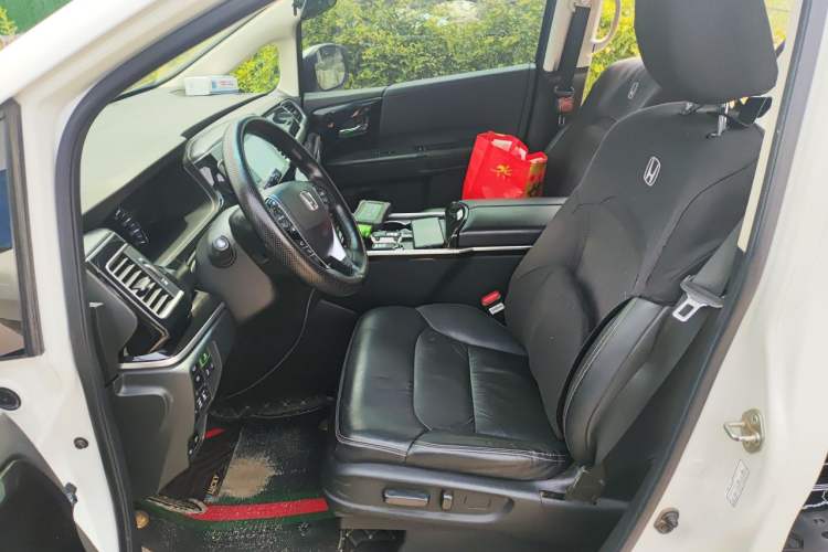 Used Honda Elysion 2019 2.0L Hybrid Luxury Edition Left Front Seat
