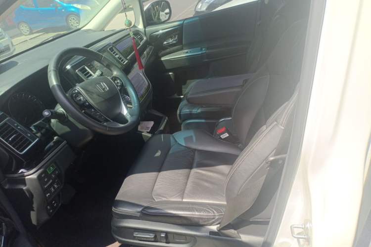 Used Honda Elysion 2019 2.0L Hybrid Supreme Edition Left Front Seat
