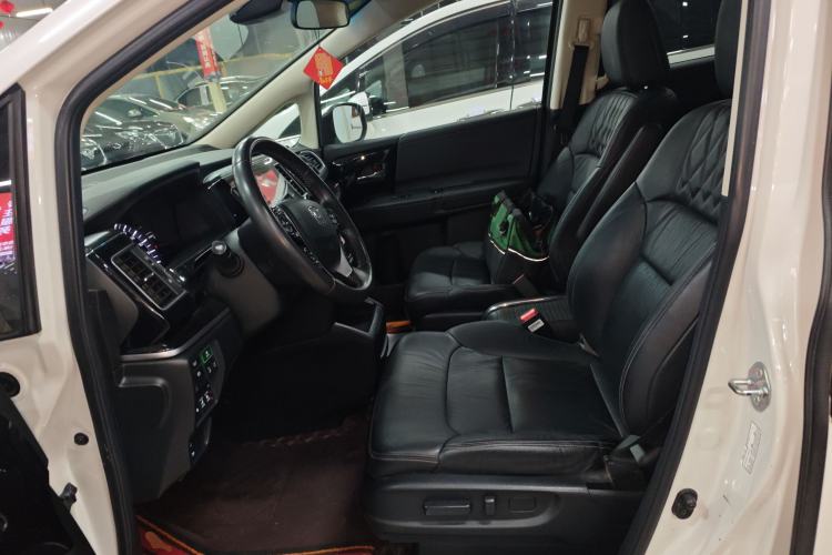Used Honda Elysion 2019 2.0L Hybrid Supreme Edition Left Front Seat