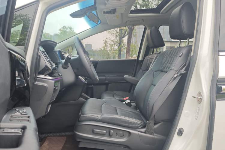 Used Honda Elysion 2019 2.0L Hybrid Luxury Edition Left Front Seat