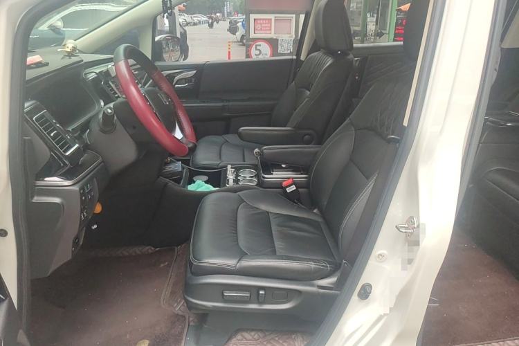 Used Honda Elysion 2019 2.0L Hybrid Luxury Edition Left Front Seat