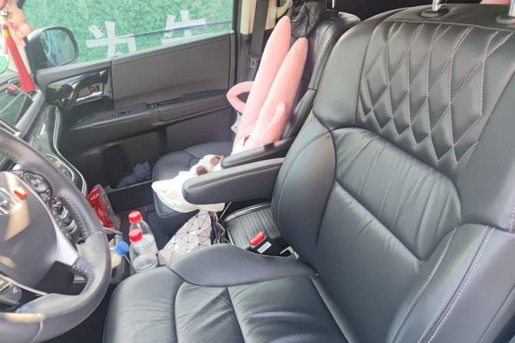 Used Honda Elysion 2019 2.0L Hybrid Luxury Edition Left Front Seat