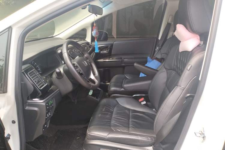 Used Honda Elysion 2019 2.0L Hybrid Luxury Edition Left Front Seat