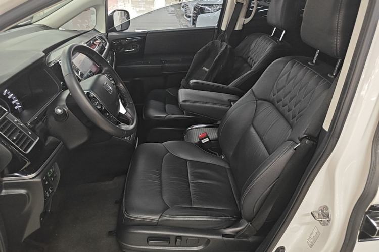 Used Honda Elysion 2019 2.0L Hybrid Supreme Edition Left Front Seat