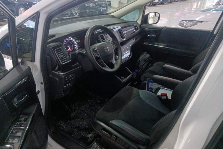 Used Honda Elysion 2019 2.0L Hybrid Comfort Edition Left Front Seat