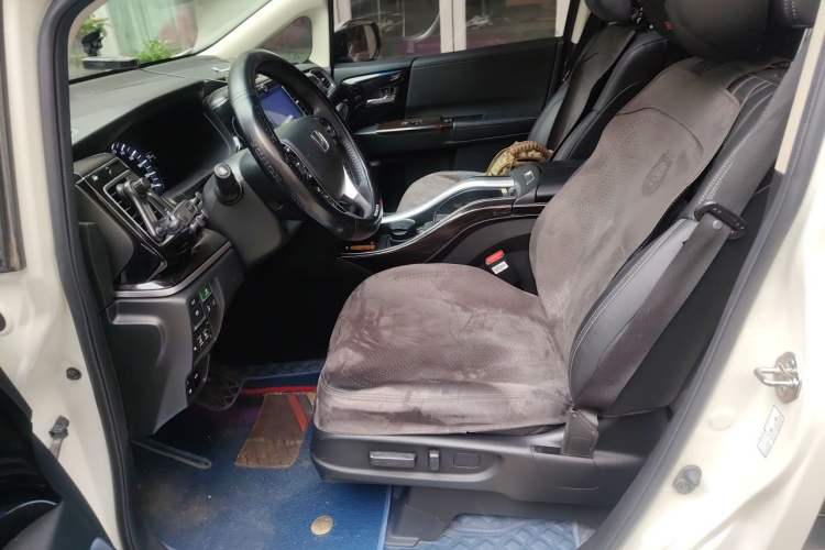 Used Honda Elysion 2019 2.0L Hybrid Luxury Edition Left Front Seat