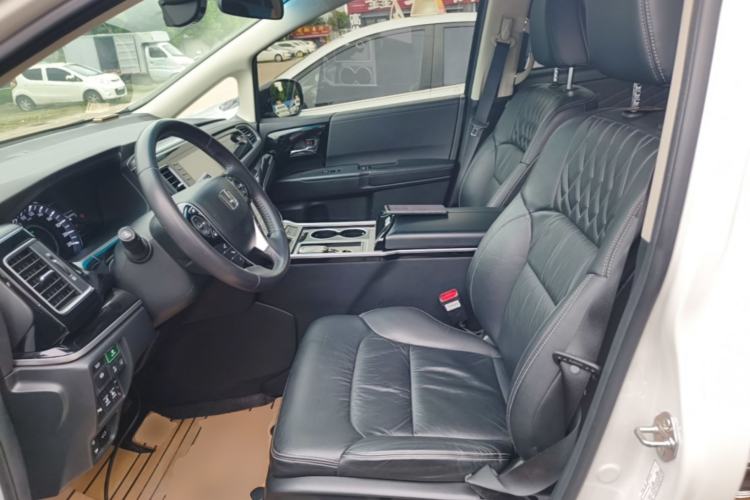 Used Honda Elysion 2019 2.0L Hybrid Luxury Edition Left Front Seat