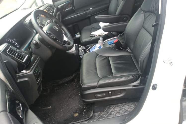 Used Honda Elysion 2019 2.0L Hybrid Luxury Edition Left Front Seat