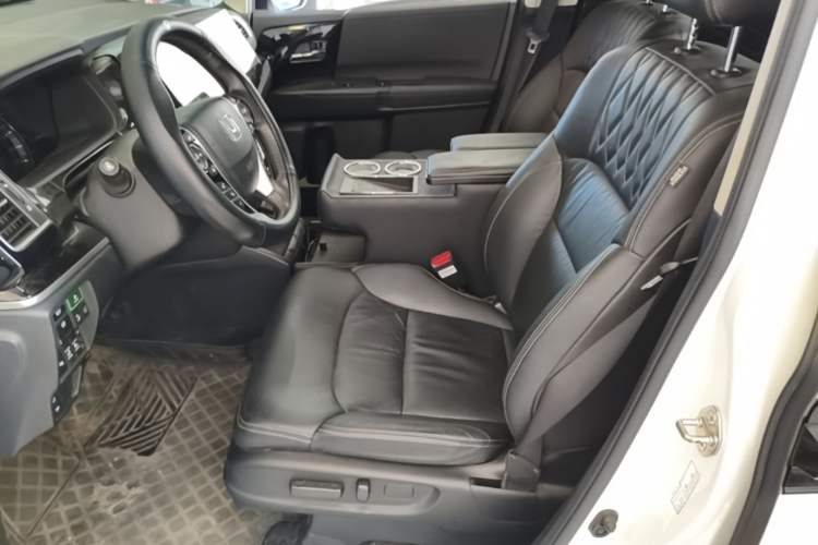 Used Honda Elysion 2019 2.0L Hybrid Luxury Edition Left Front Seat
