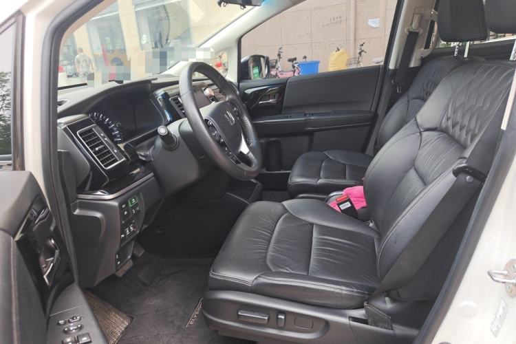 Used Honda Elysion 2019 2.0L Hybrid Luxury Edition Left Front Seat