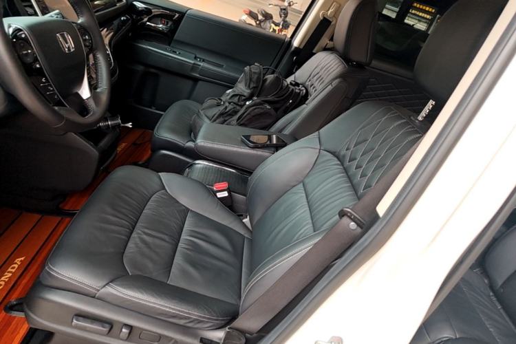 Used Honda Elysion 2019 2.0L Hybrid Supreme Edition Left Front Seat