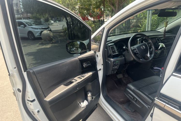 Used Honda Elysion 2019 2.0L Hybrid Luxury Edition Left Front Seat