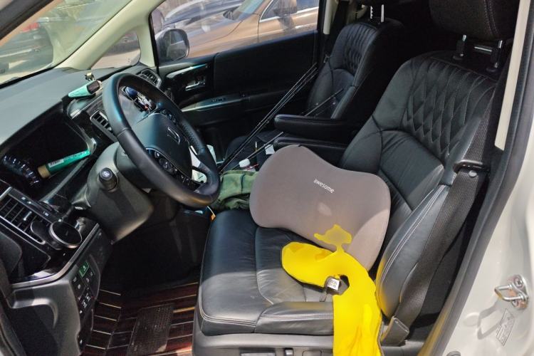 Used Honda Elysion 2019 2.0L Hybrid Luxury Edition Left Front Seat