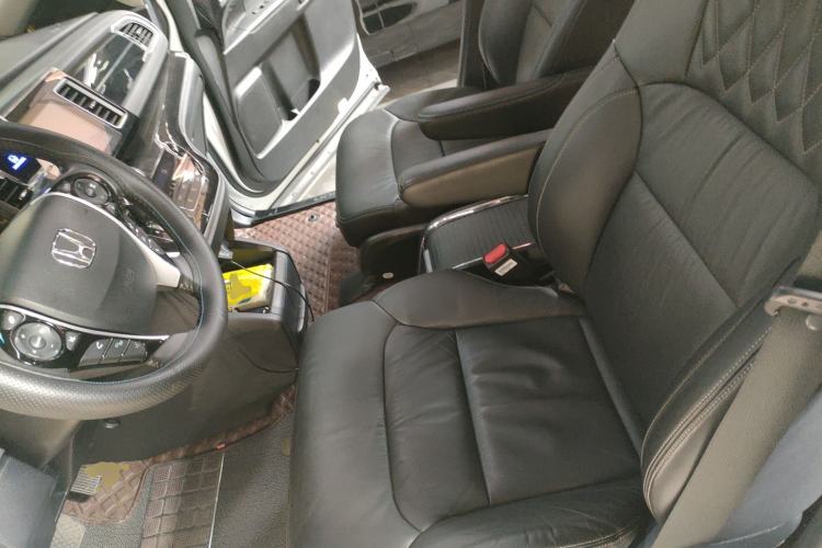 Used Honda Elysion 2019 2.0L Hybrid Luxury Edition Left Front Seat