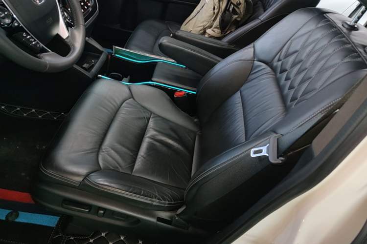 Used Honda Elysion 2019 2.0L Hybrid Supreme Edition Left Front Seat