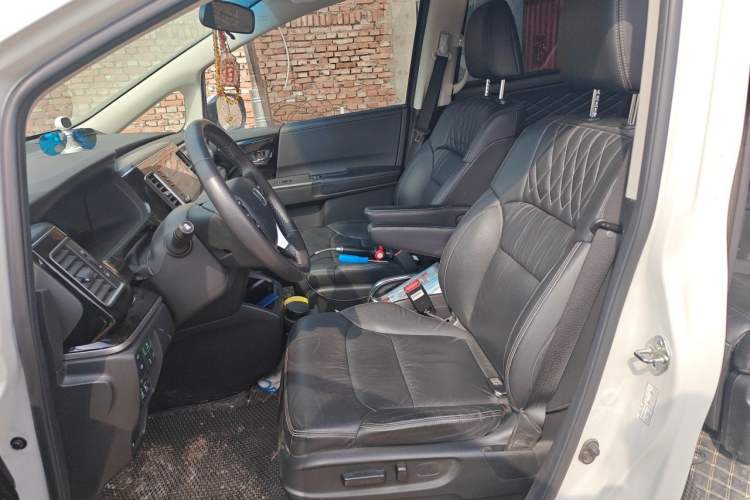 Used Honda Elysion 2019 2.0L Hybrid Luxury Edition Left Front Seat