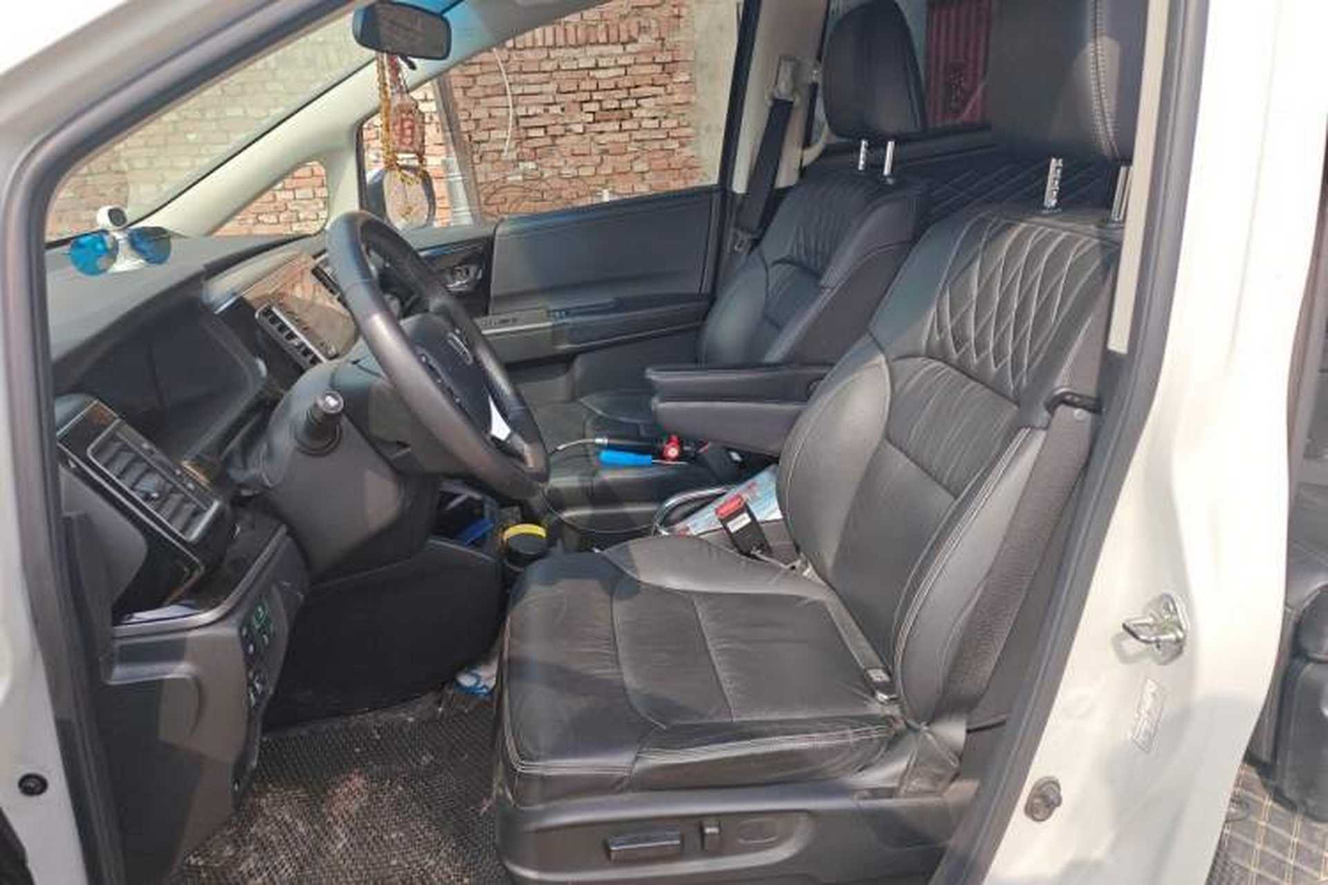 Used Honda Elysion 2019 2.0L Hybrid Luxury Edition Left Front Seat