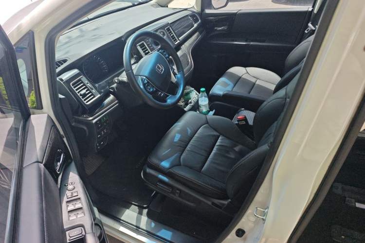 Used Honda Elysion 2019 2.0L Hybrid Luxury Edition Left Front Seat
