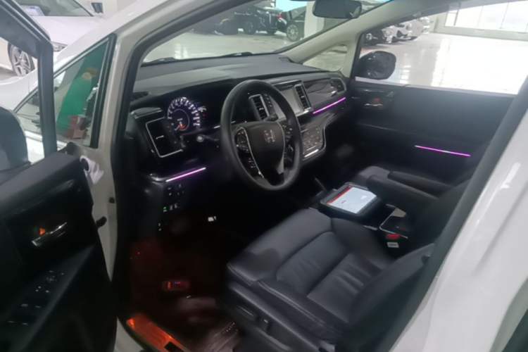 Used Honda Elysion 2019 2.0L Hybrid Luxury Edition Left Front Seat