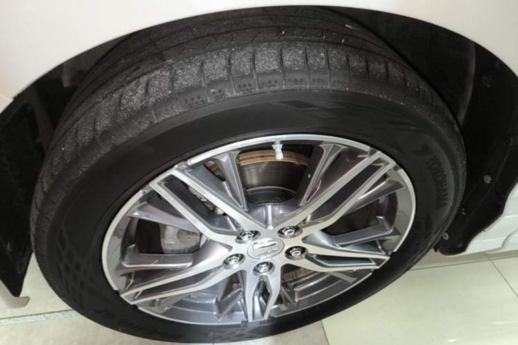 Used Honda Elysion 2019 2.0L Hybrid Comfort Edition Left Front Wheel Hub