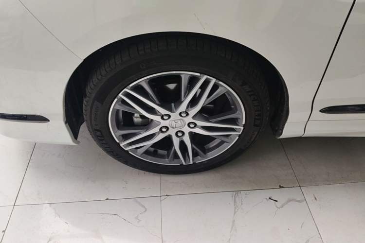 Used Honda Elysion 2019 2.0L Hybrid Supreme Edition Left Front Wheel Hub