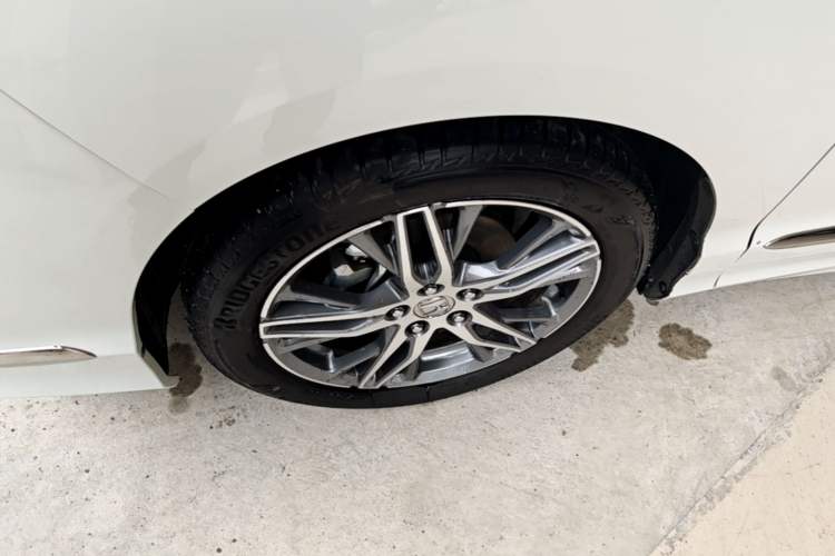 Used Honda Elysion 2019 2.0L Hybrid Supreme Edition Left Front Wheel Hub