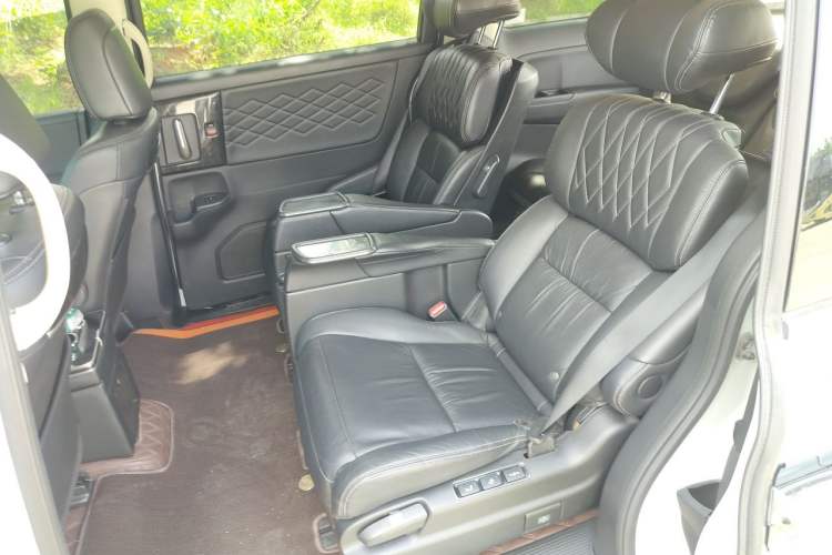 Used Honda Elysion 2019 2.0L Hybrid Luxury Edition Left Rear Seat