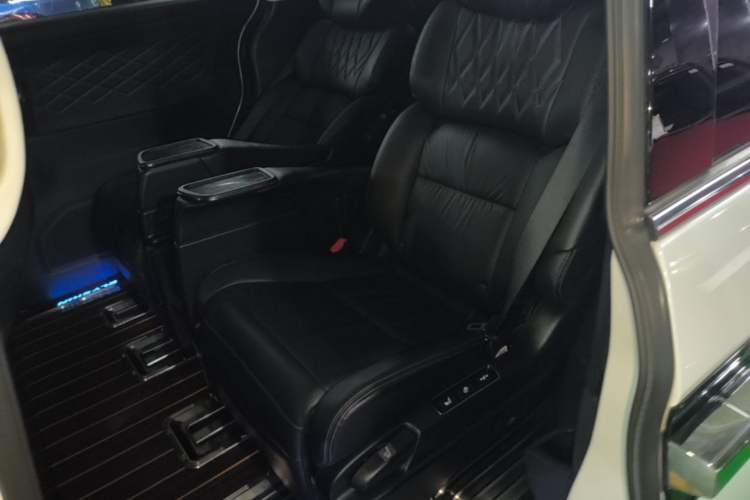Used Honda Elysion 2019 2.0L Hybrid Luxury Edition Left Rear Seat