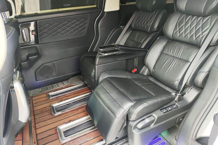 Used Honda Elysion 2019 2.0L Hybrid Luxury Edition Left Rear Seat
