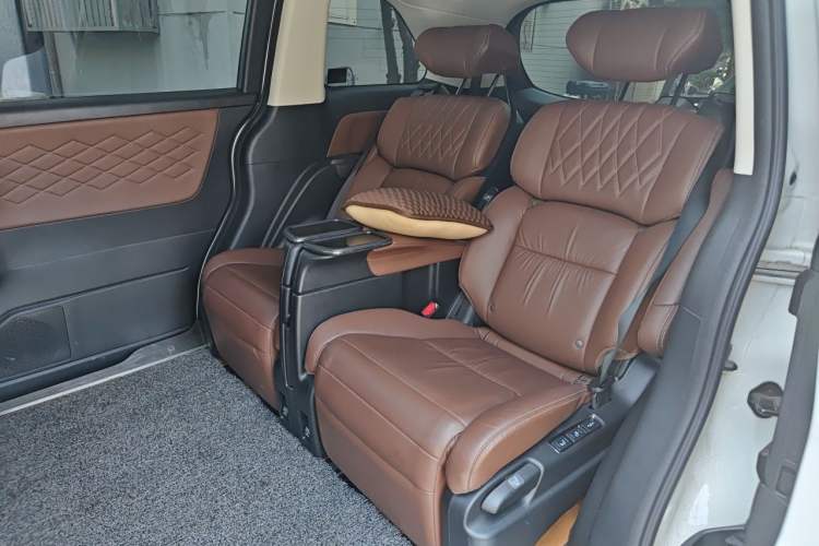 Used Honda Elysion 2019 2.0L Hybrid Supreme Edition Left Rear Seat