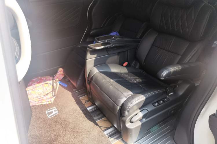 Used Honda Elysion 2019 2.0L Hybrid Luxury Edition Left Rear Seat